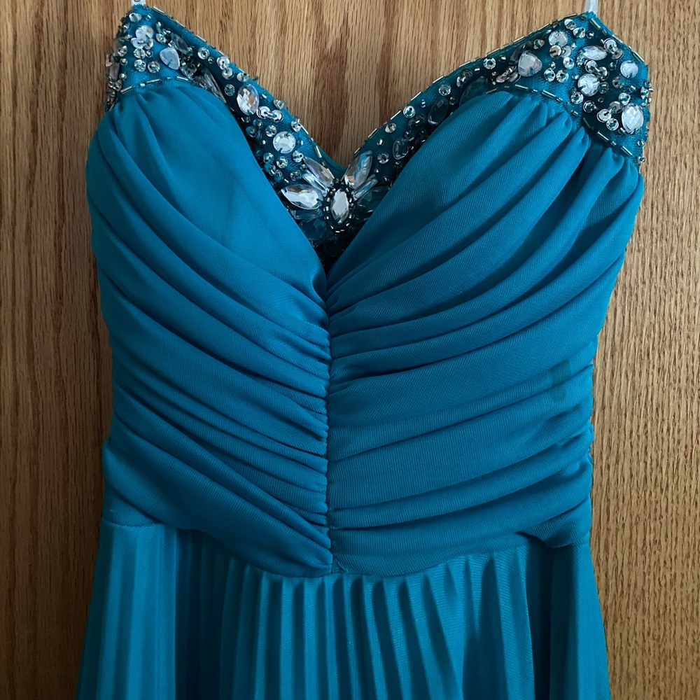 B Darlin Turquoise Strapless Dress 👗